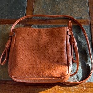 Universal Thread Tan Woven Crossbody Bag